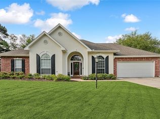 305 Cherokee Rose Ln, Covington, LA 70433