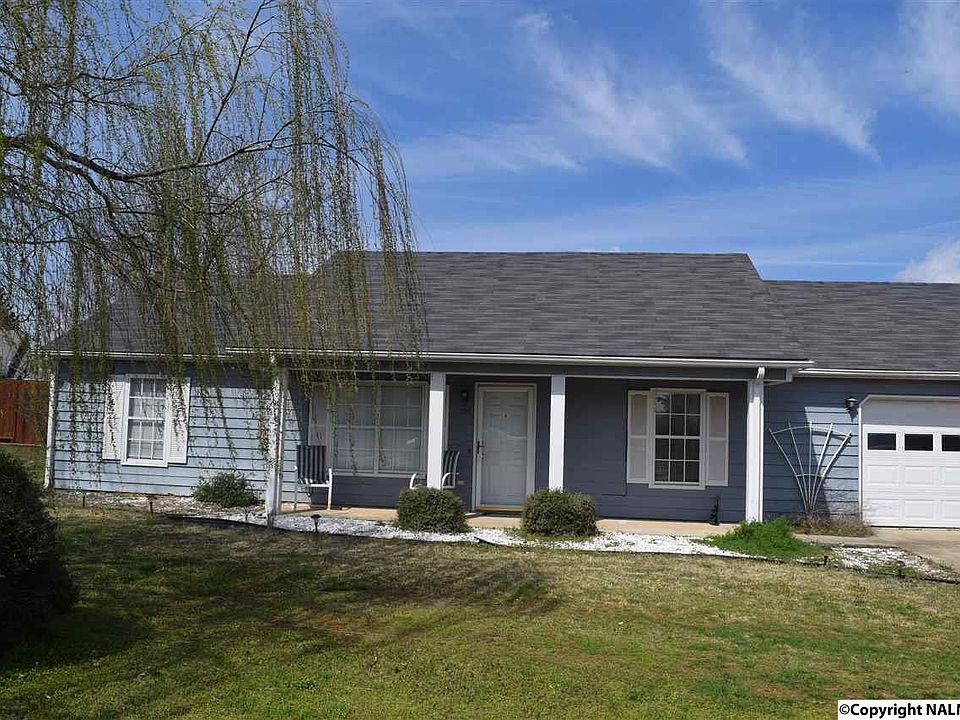 2nd image of 107 Bramblebush Dr