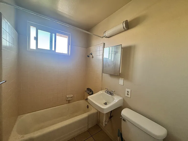 213 N 3rd Ave #9 — Photo 5