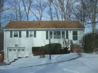 31 Cleveland Dr, West Milford, NJ 07480