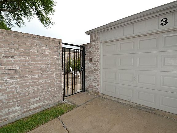 3rd image of 3847 Vineyard Dr