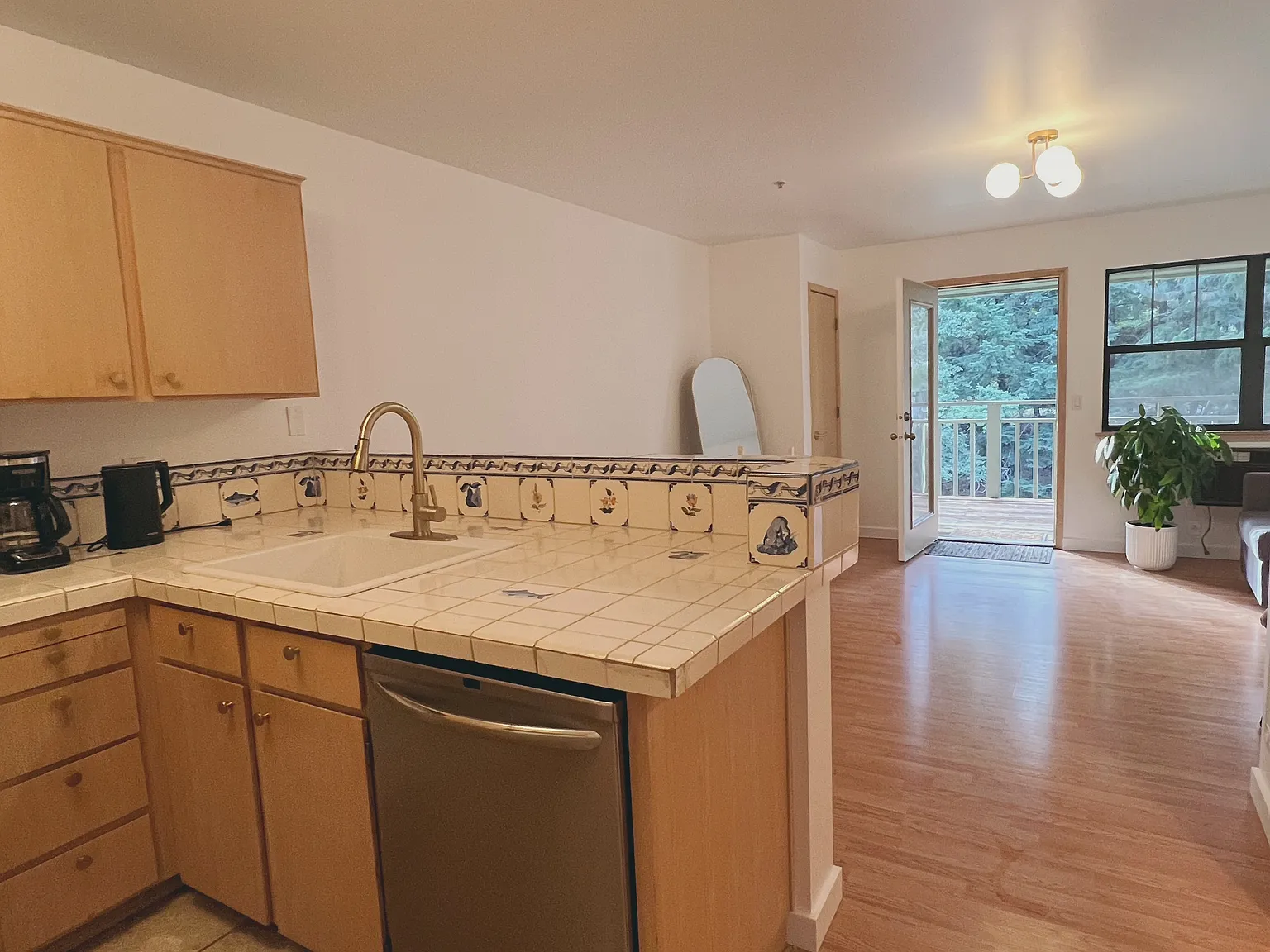 1 bed, 900 sqft, $2,000 — Photo 4