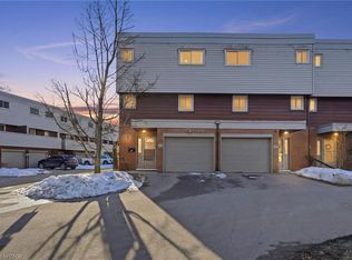 23 Watsons Ln #43, Hamilton, ON L9H 5G9