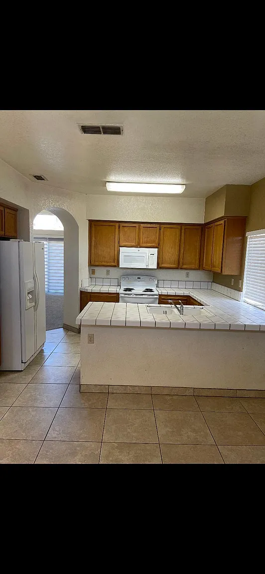 883 Bateman Way photo 1