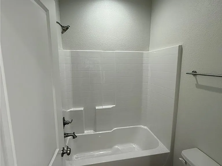 4107 Laura Ln — Photo 14