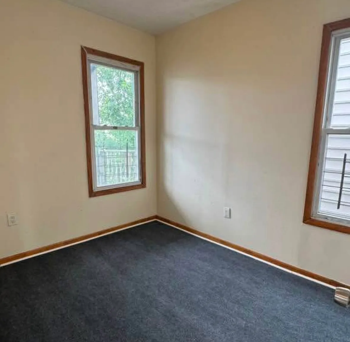3 bed, $2,000 — Photo 2