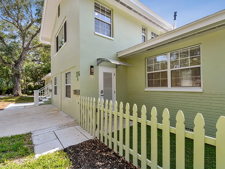 2176 Bay St SE — Photo 14