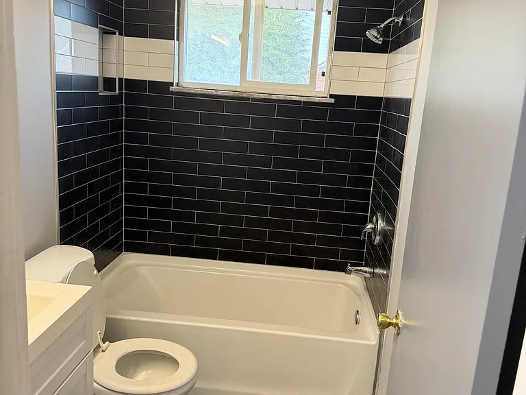 901 N Meadows Ct #D — Photo 18