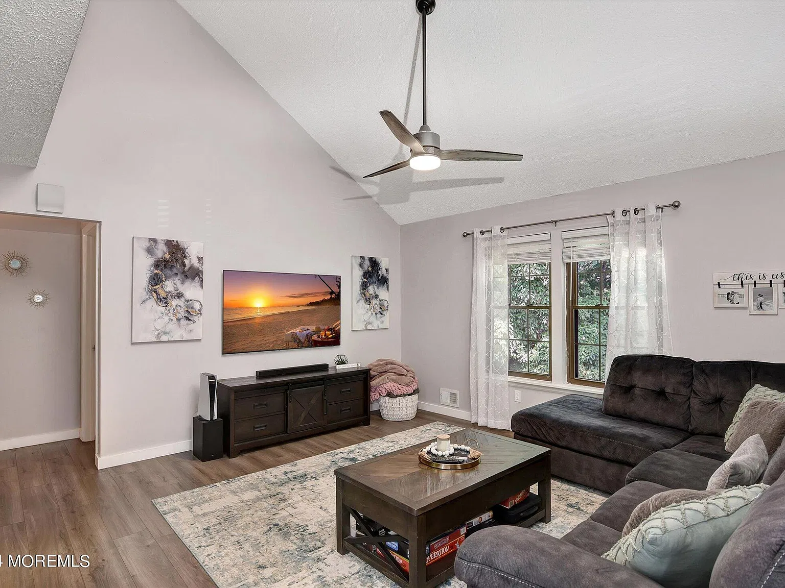 2 bed, 1219 sqft, $2,400 — Photo 3