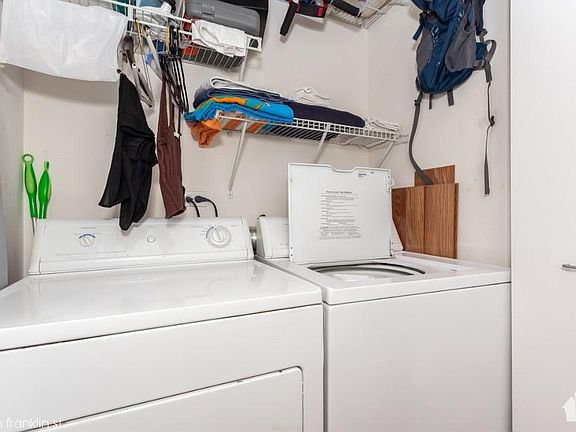 5th image of 630 N Franklin St #528