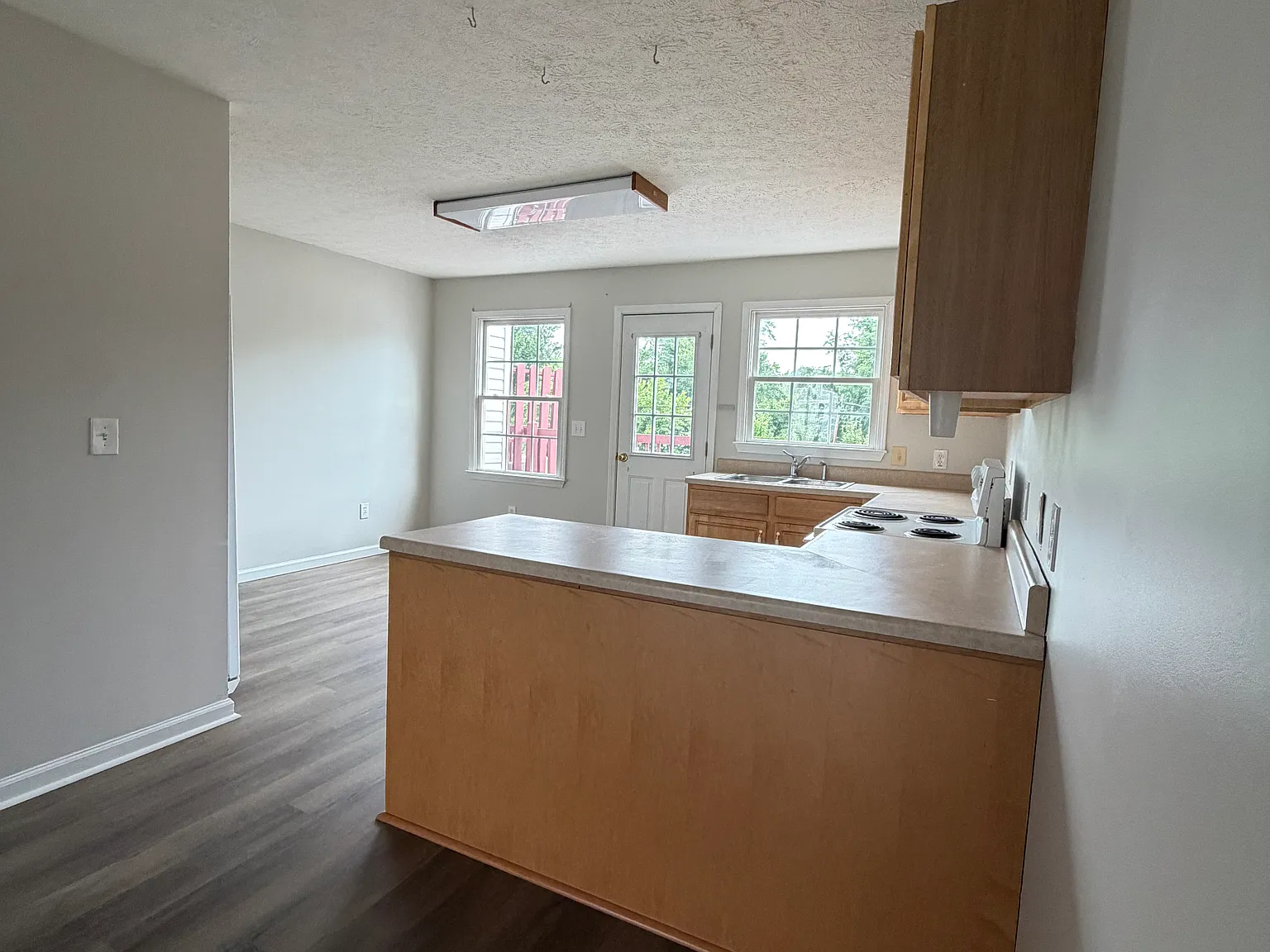 3 bed, $1,500 — Photo 3