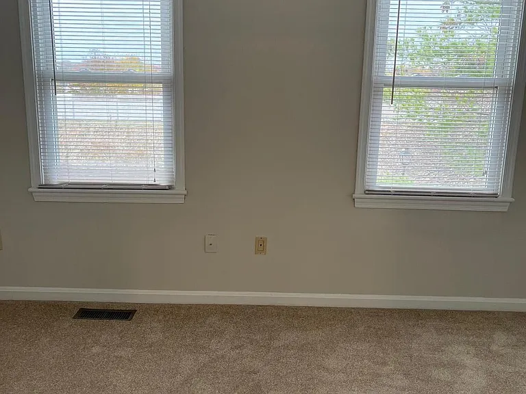 1533 Oronoco St — Photo 9