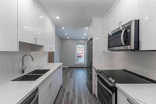 610 Surrey Ln Photo 1