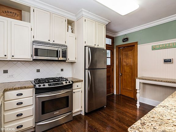4th image of 5712 N Moody Ave