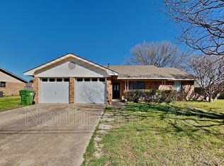 12 Finley Cir, Krum, TX 76249