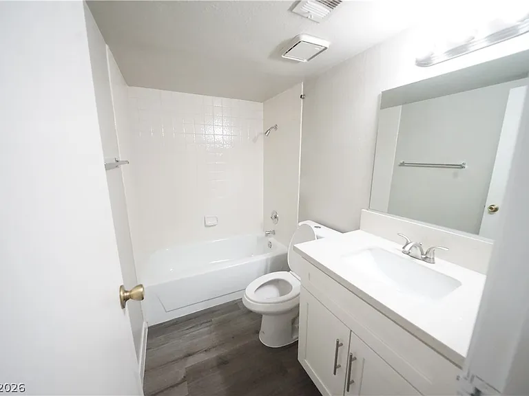 601 Cabrillo Cir #103 — Photo 16