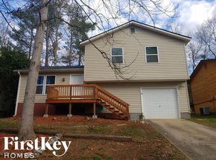 680 Springhollow Ln, Marietta, GA 30008