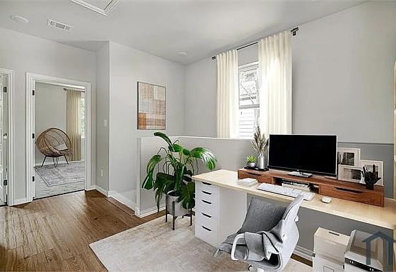 3rd image of 301 Eastland St #B