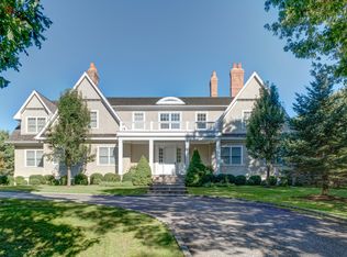 (Undisclosed Address), Southampton, NY 11968