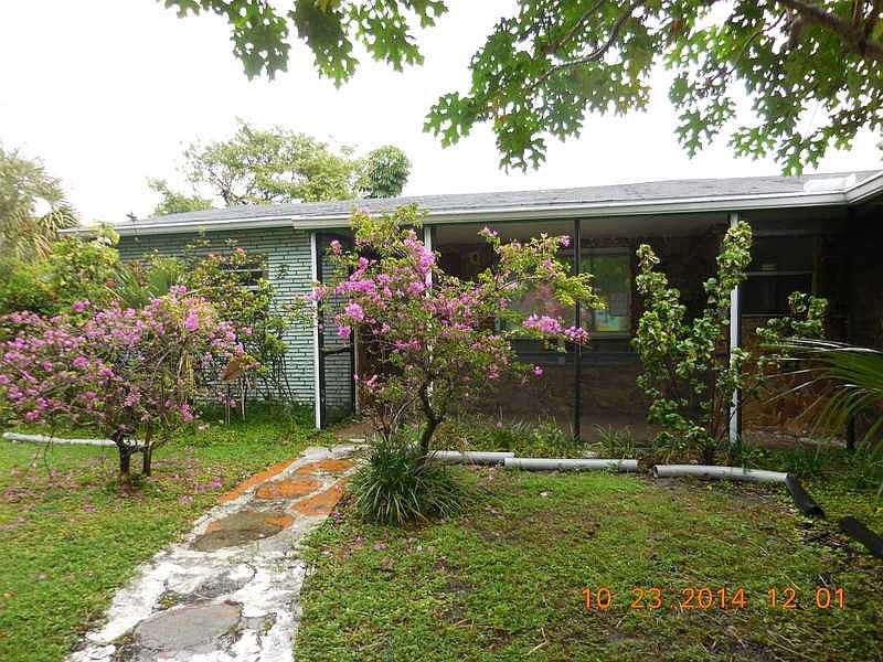 1st image of 920 NW 35th Ave