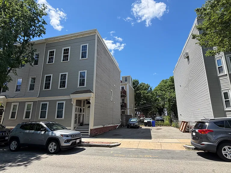 289 W 2nd St #2 — Photo 7