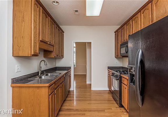 008-Kitchen-2319192-medium