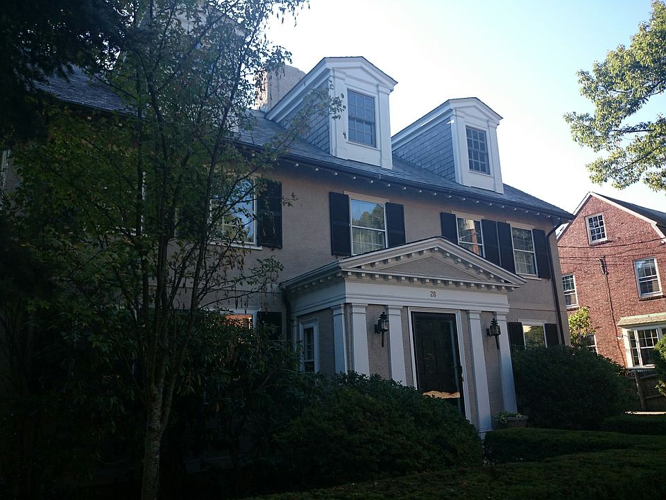 2nd image of 28 Hawthorn Rd
