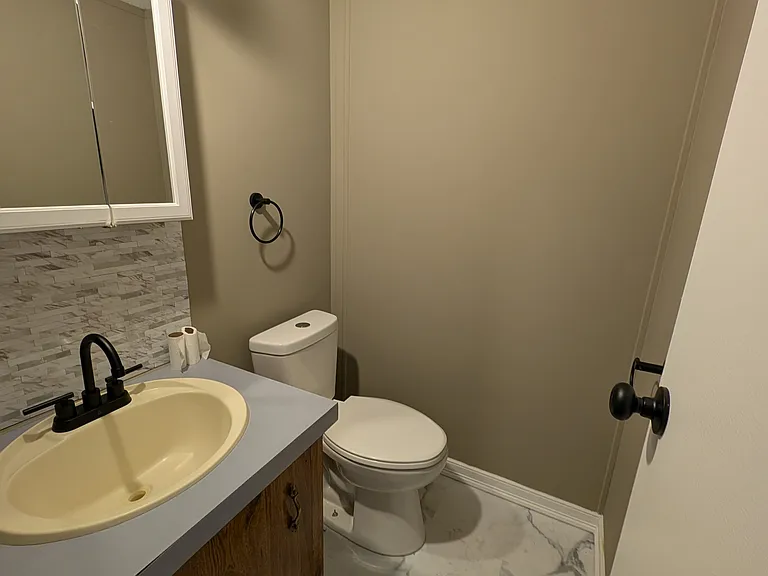 1/2 bath