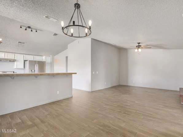 1724 W Applecreek Pl, Tucson, AZ 85746