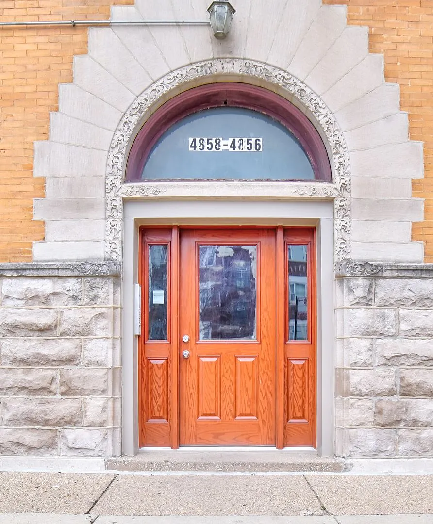Bronzeville Beauty — Photo 2