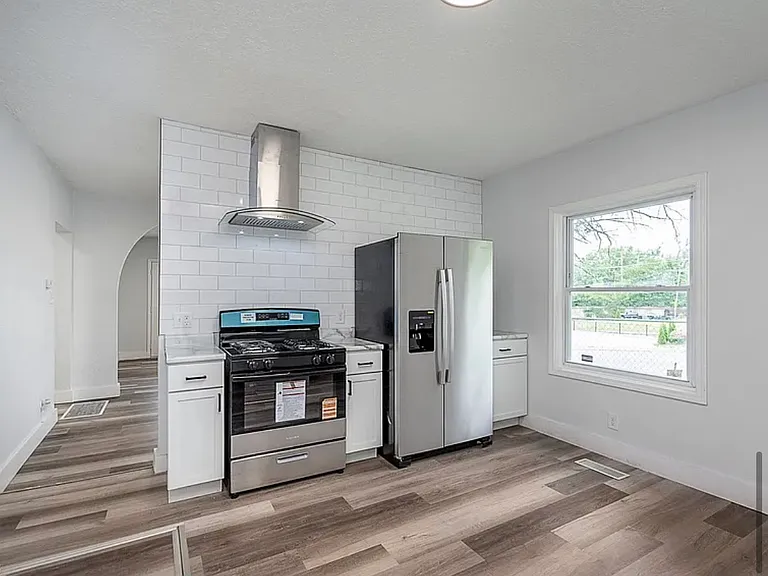 2531 Brookside Ave — Photo 7