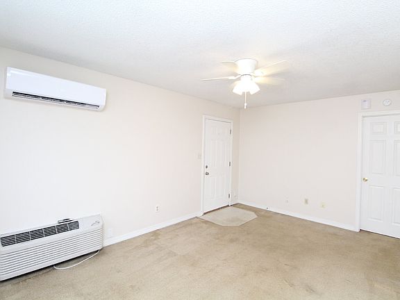 5th image of 8110 Stonebrook Dr #C