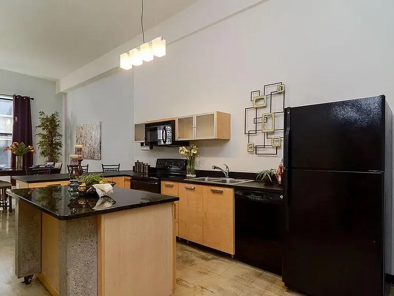 350 Saint Peter St #419 — Photo 1