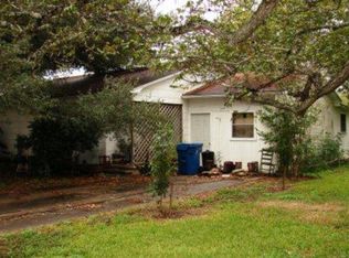 308 S Ridge St, Hallettsville, TX 77964