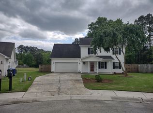 215 Two Oaks Ct, Newport, NC 28570