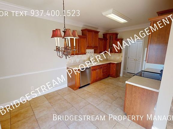 5th image of 332 Adamsmoor Dr