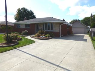 30029 Hayes Rd, Warren, MI 48088