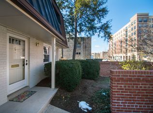 415 W Broad St, Falls Church, VA 22046