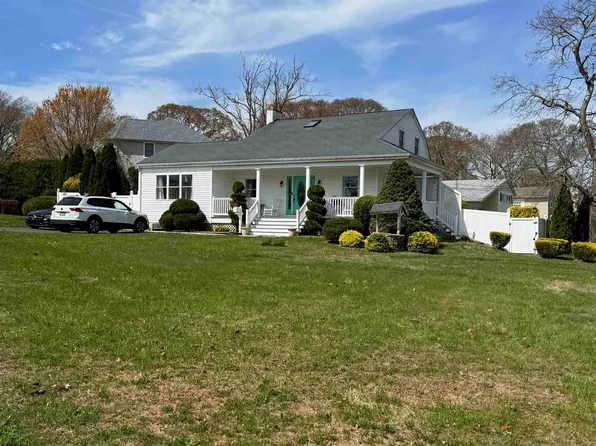 99 Holly Hills Dr, Somers Point, NJ 08244