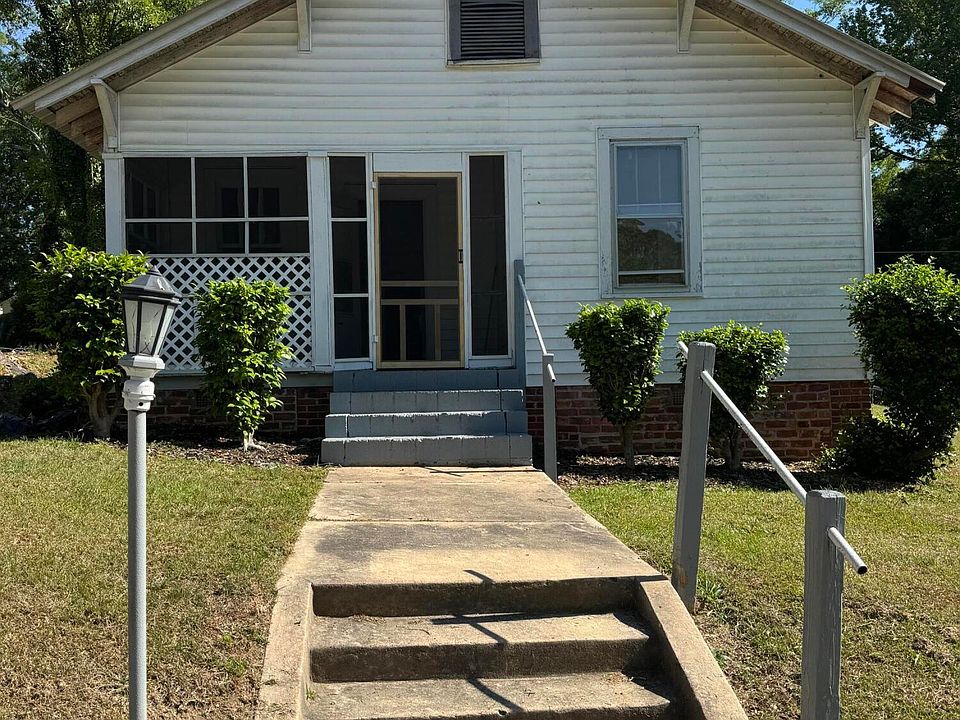 1st image of 302 Robinson Street