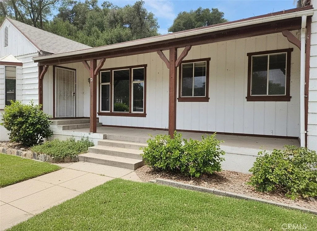4 bed, 2700 sqft, $4,500 — Photo 1