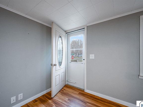 2nd image of 300 Lesueur Ave