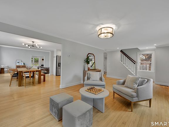 3rd image of 20 Lynnbrook Road