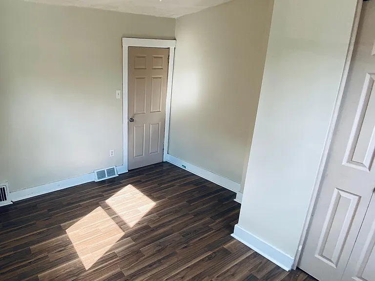 7108 Baker St — Photo 8