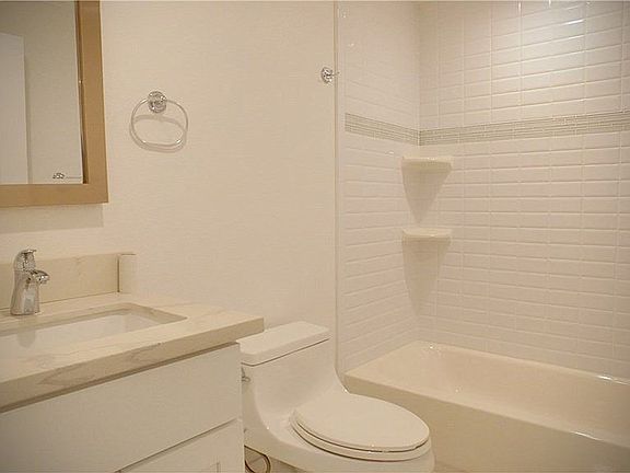 2nd image of 622 N Record Ave
