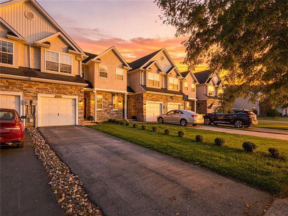 3rd image of 311 Maple Ct