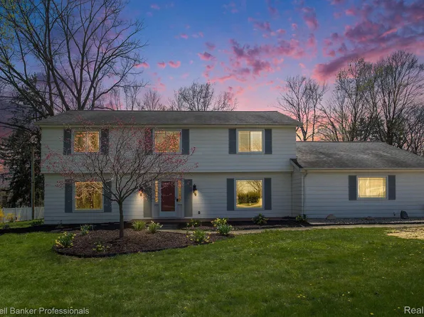 5600 Sugar Bush Ln, Flint, MI 48532
