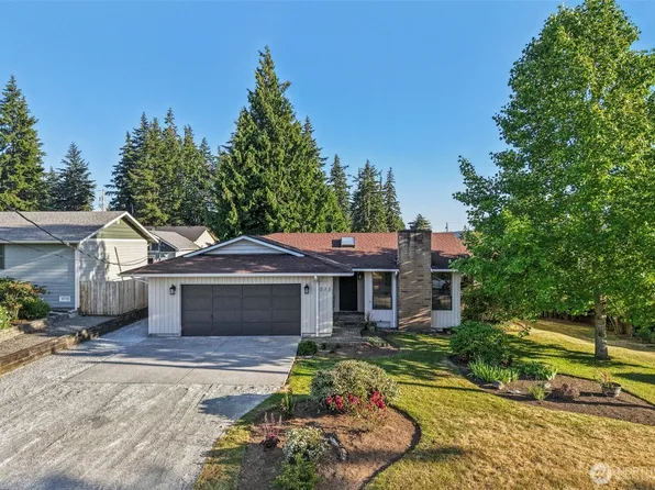 272 Prestwick Drive, Camano Island, WA 98282