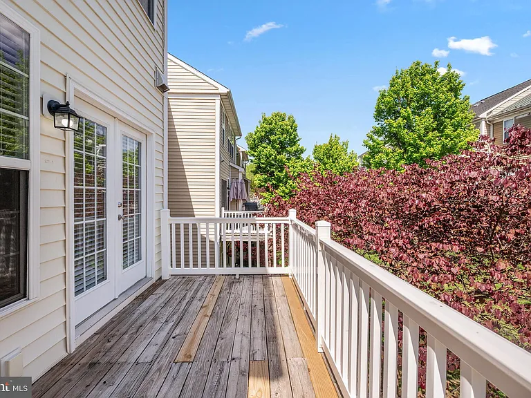 8341 Broderick Cir — Photo 32