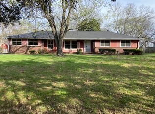 164 New Shackle Island Rd, Hendersonville, TN 37075